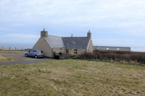Fabulous location with sea and castle view - NC500